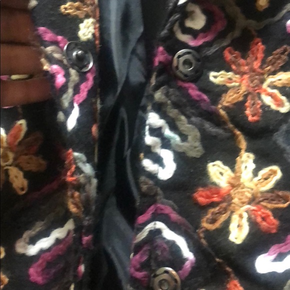 Artsy looking coat 🧥 - Picture 3 of 4